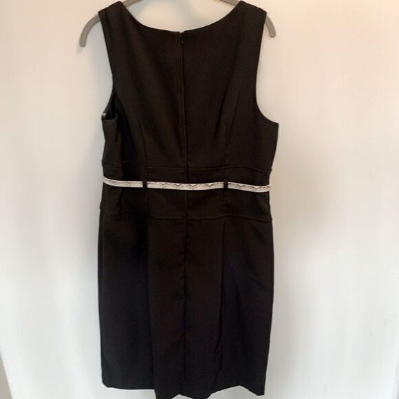 Roulette size 14 beautiful dress with belt - Picture 3 of 4